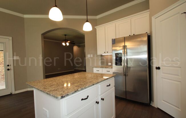 4 beds, 2 baths, $2,050
