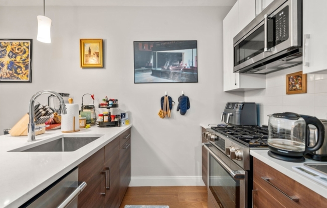 1 bed, 1 bath, 659 sqft, $2,900, Unit 107