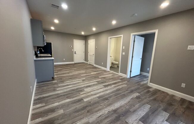 2 beds, 1 bath, 752 sqft, $2,850, Unit 302