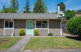 Classic 2BD|1BA Duplex in Near Powell Butte