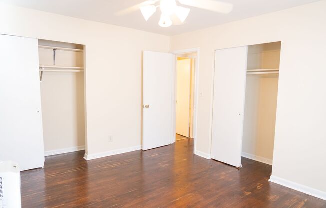 3 beds, 1 bath, 1,100 sqft, $1,600, Unit Apt #A