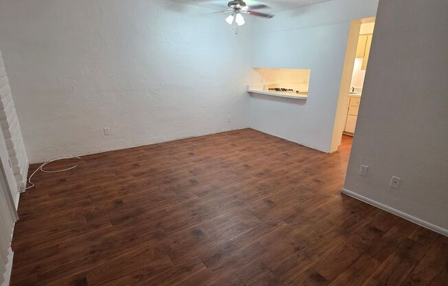 1 bed, 1 bath, 575 sqft, $949, Unit 43