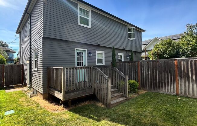 Gorgeous 2-Bedroom Townhome! Hardwood Floors, Private Basement, Garage & Fenced Backyard!