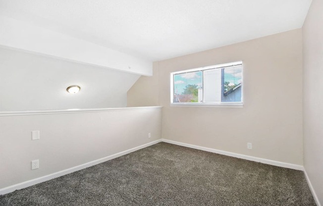 The Alcove Troy Lofted Bedroom