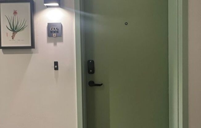 Studio, 1 bath, 320 sqft, $1,995, Unit 602