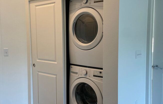 2 beds, 2 baths, 900 sqft, $2,895, Unit 2500-A