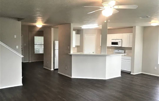 9530 BELLECLAIRE LN