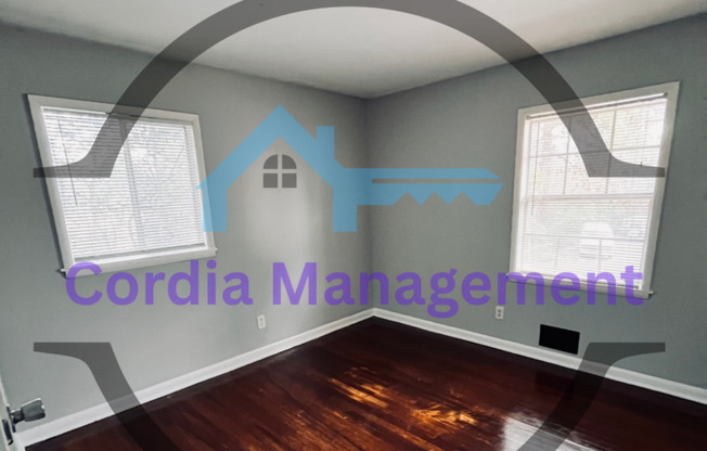 Lovely 3 bedroom 2 Bath with Garden Green Kitchen