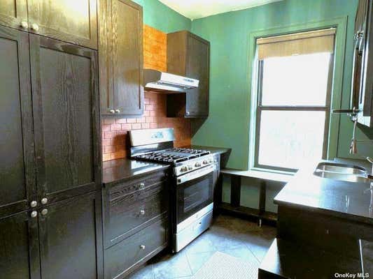 1 bed, 1 bath, $2,200, Unit 2F