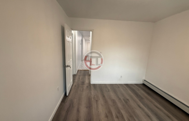 2569 LACONIA AVE