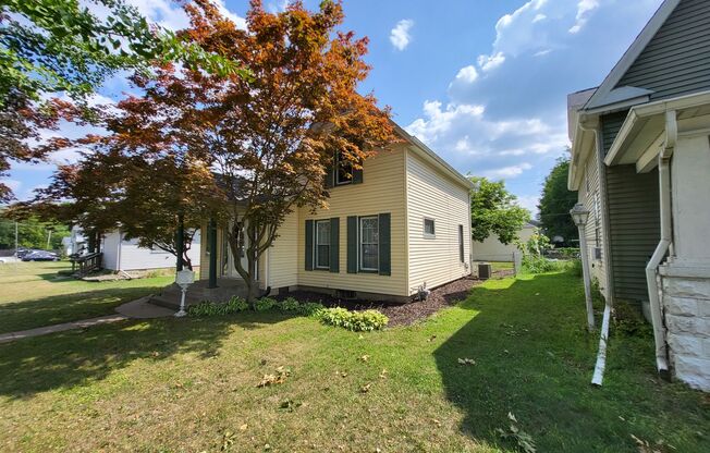 Absolutely Beautiful 3 bed/ 2.5 House For Rent in Moline!