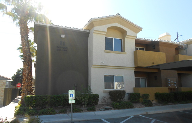 Beautiful 2nd story condo located in Solano Gated community