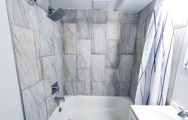 2 beds, 1 bath, 750 sqft, $1,199