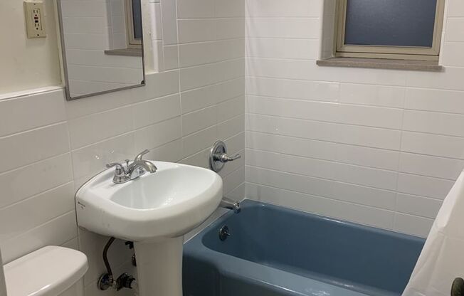 2 beds, 1 bath, $1,775, Unit 209C