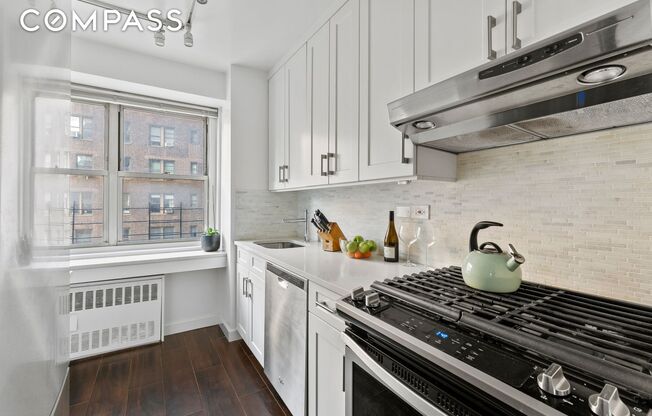 3 beds, 2 baths, 1,230 sqft, $8,000, Unit 10C