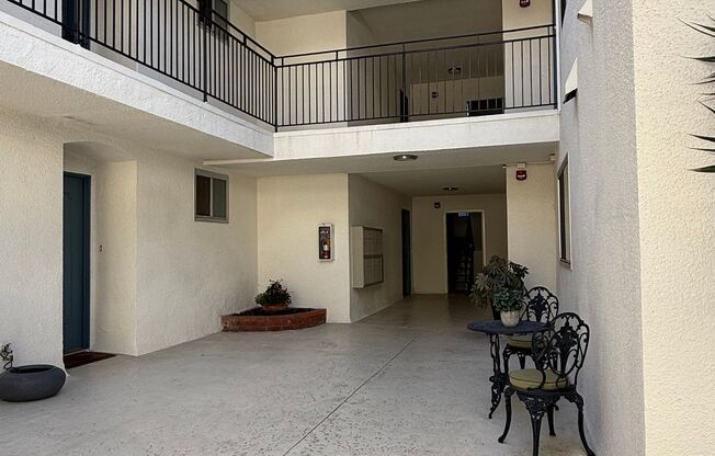 Versailles Apts.
