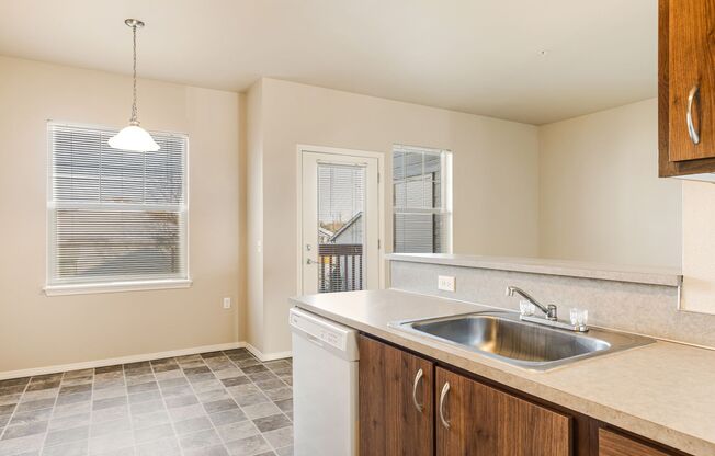 1 bed, 1 bath, 704 sqft, $1,300, Unit 1326-202