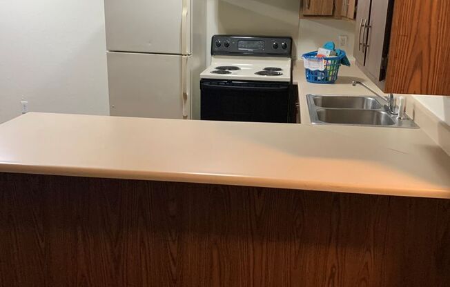 2 beds, 1 bath, $950