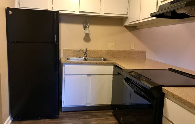 2 beds, 1 bath, 945 sqft, $1,325, Unit 8719-101