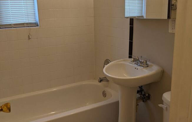 1 bed, 1 bath, $1,225, Unit Unit 102