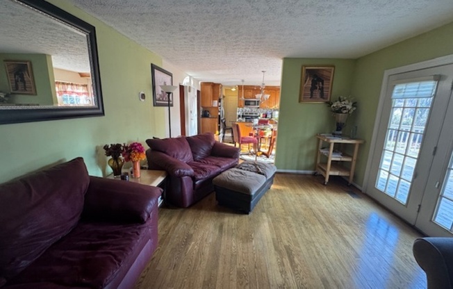 8310 CHESTNUT FARM LN