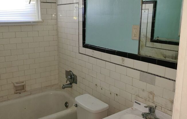 WP1 - 2423 Tatnall St, 4 West 25th St