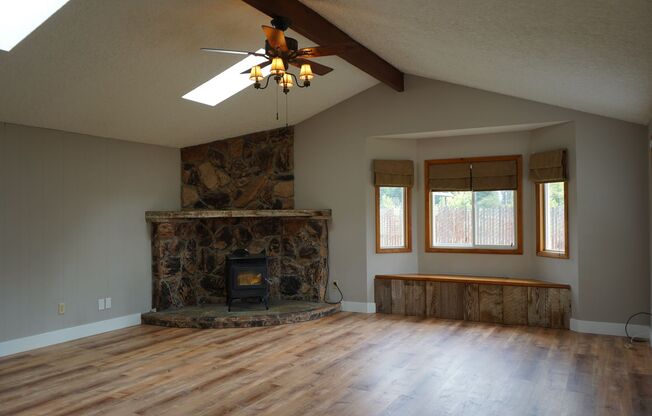 Beautifully Remodeled Ranch Style Home for Lease - 5809 NE 91st Ave