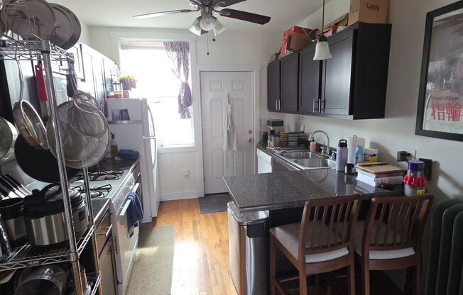 1 bed, 1 bath, 550 sqft, $1,650, Unit 4732-3B