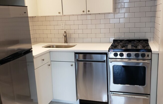 1 bed, 1 bath, $2,800, Unit 2A