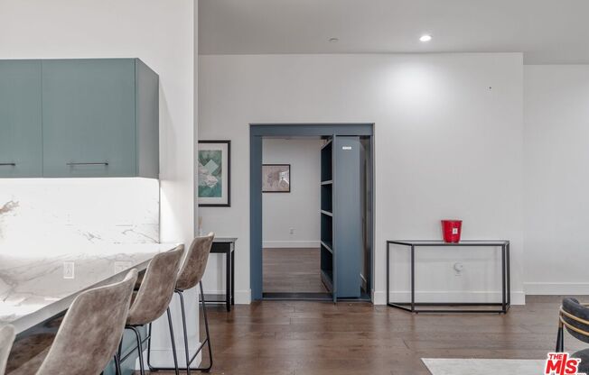 3 beds, 3 baths, 2,123 sqft, $6,000, Unit 1910