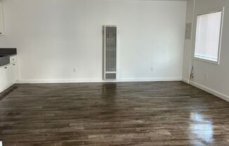 2 beds, 1 bath, $2,050, Unit 3/4a