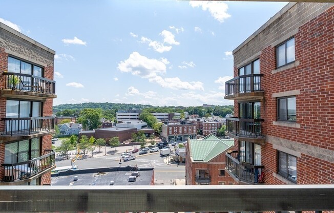 1 bed, 1 bath, 651 sqft, $3,200, Unit 906