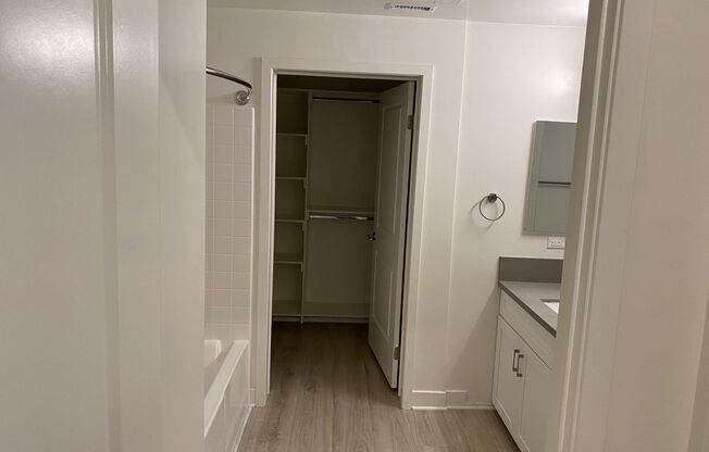 1 bed, 1 bath, 610 sqft, $2,245, Unit 416