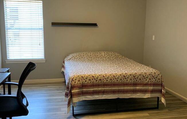 2 beds, 2.5 baths, $2,300, Unit # 213