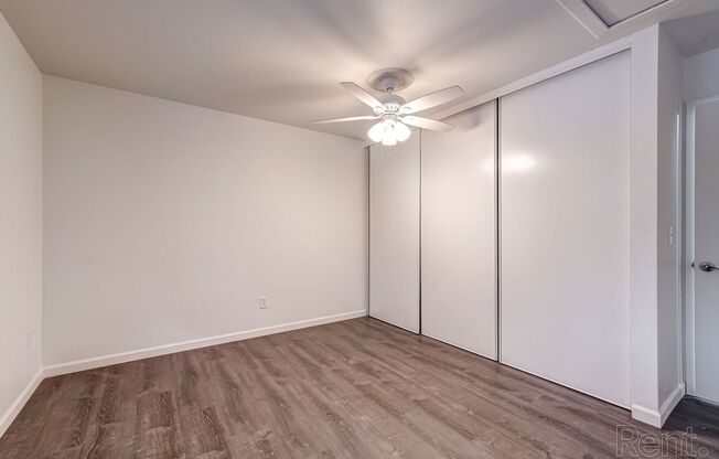 2 beds, 1 bath, 930 sqft, $1,795, Unit T5