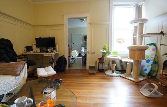 1128 COMMONWEALTH AVE