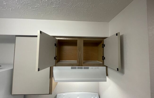 2 beds, 1 bath, 902 sqft, $1,150, Unit H - 085*