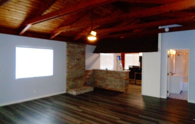 Remodeled Studio Apartment In Long Beach with ALL Utilities Included