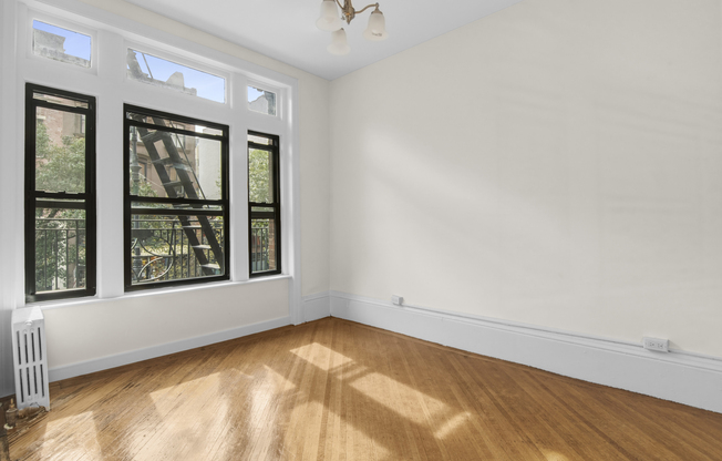 119 MONTAGUE ST