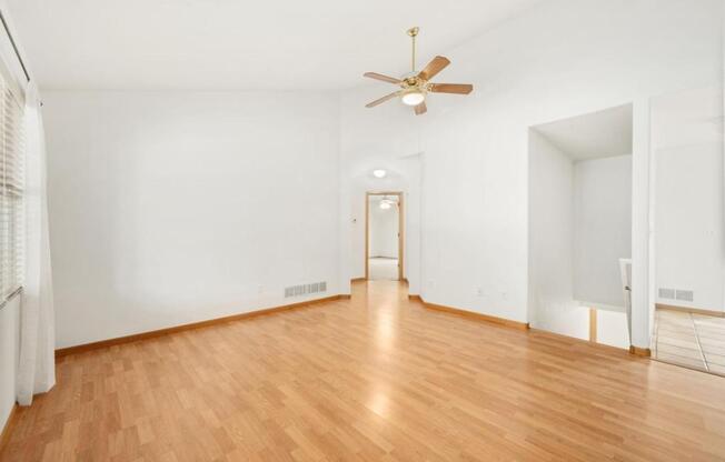1632 UKIAH LN