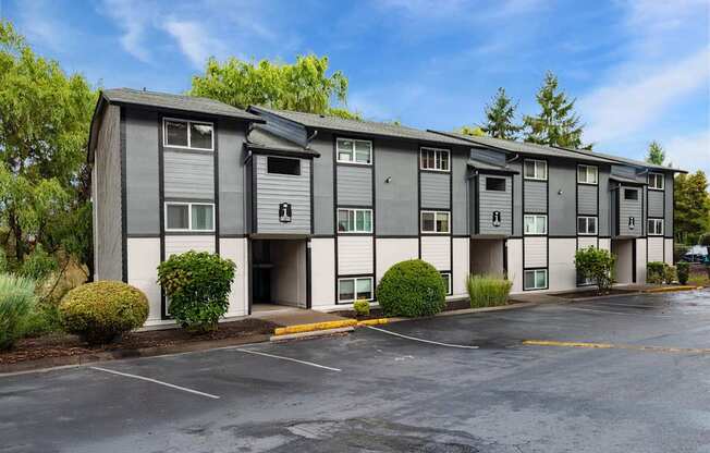Welcome to Rolling Hills | Tualatin Apartments