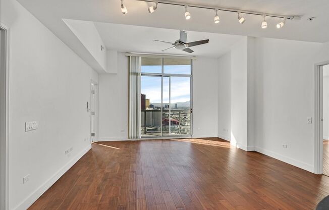 2 beds, 2 baths, $2,600, Unit # 3702