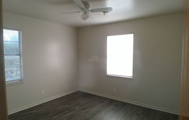 3 beds, 1 bath, $1,050