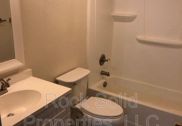 409 W 24 ST