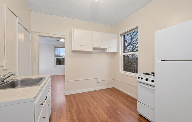 1 bed, 1 bath, 334 sqft, $1,395, Unit 302