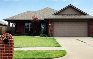 Spacious Home in Moore School District!