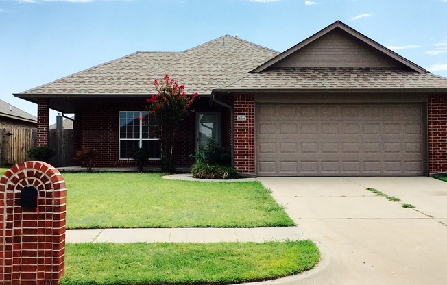 Spacious Home in Moore School District!