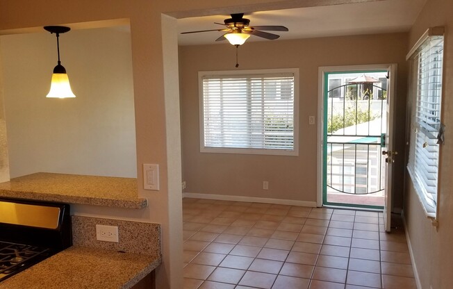 1 bed, 1 bath, 500 sqft, $2,250