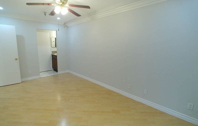 2 beds, 2 baths, 910 sqft, $2,950, Unit 215