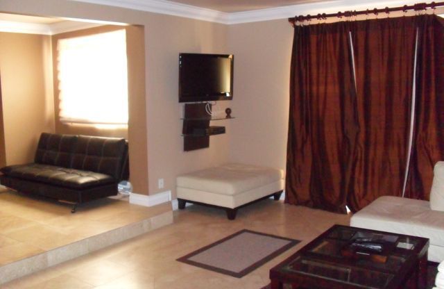 2 beds, 2 baths, $2,100, Unit 101